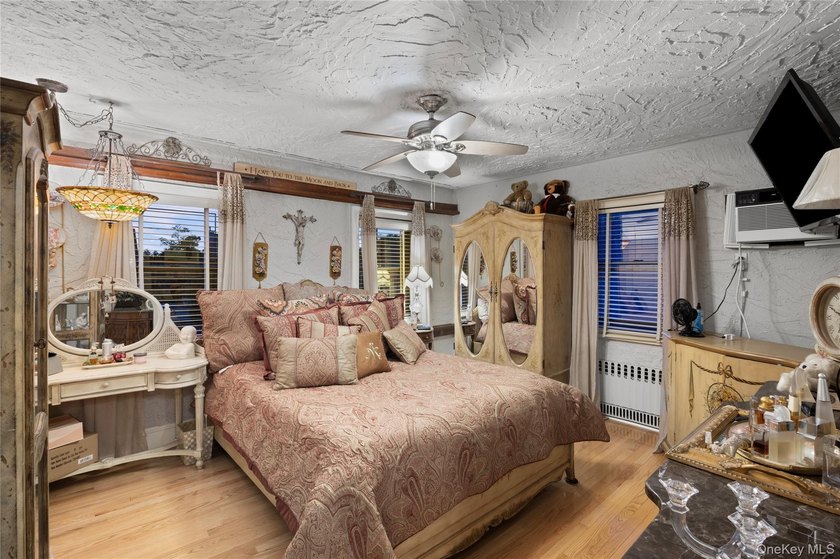 Welcome To This Magnificent &amp; Historic Gable Home, Rich In - photo 22