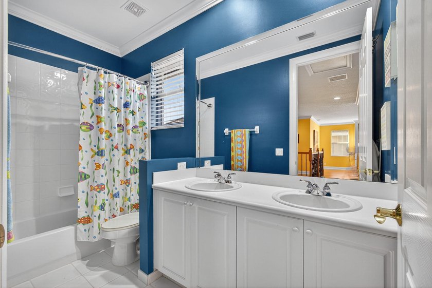 Discover Tranquility &amp; Comfort in this Beautifully Designed 5 - photo 31