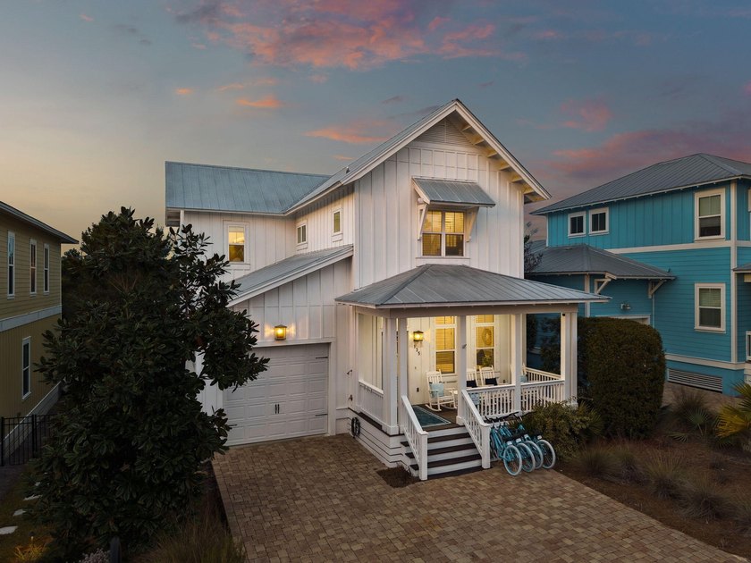 Welcome to your dream retreat, nestled in the serene community - photo 2