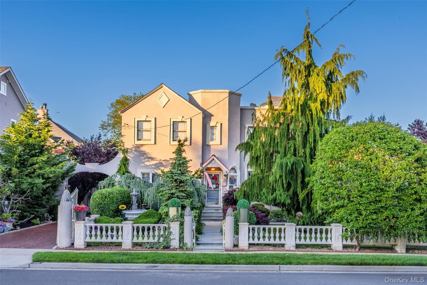 Welcome To This Magnificent &amp; Historic Gable Home, Rich In - photo 34