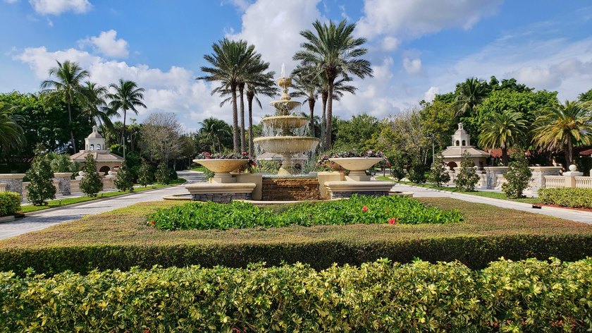 Discover Tranquility &amp; Comfort in this Beautifully Designed 5 - photo 57