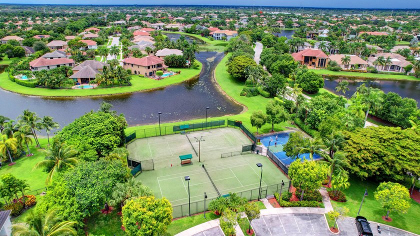 Discover Tranquility &amp; Comfort in this Beautifully Designed 5 - photo 60