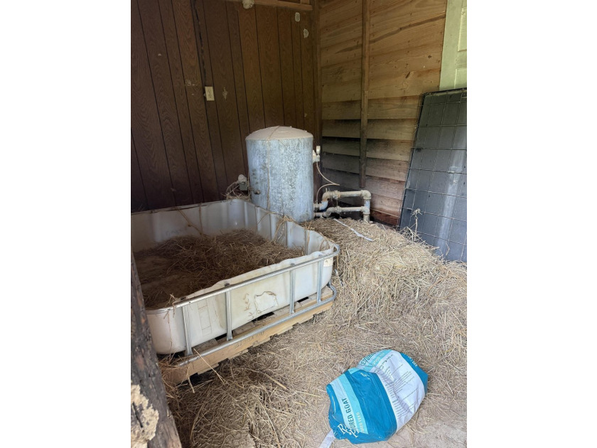 This 2 BR 1.5 Bath fixer upper is a nice 2 acre rural property - photo 14