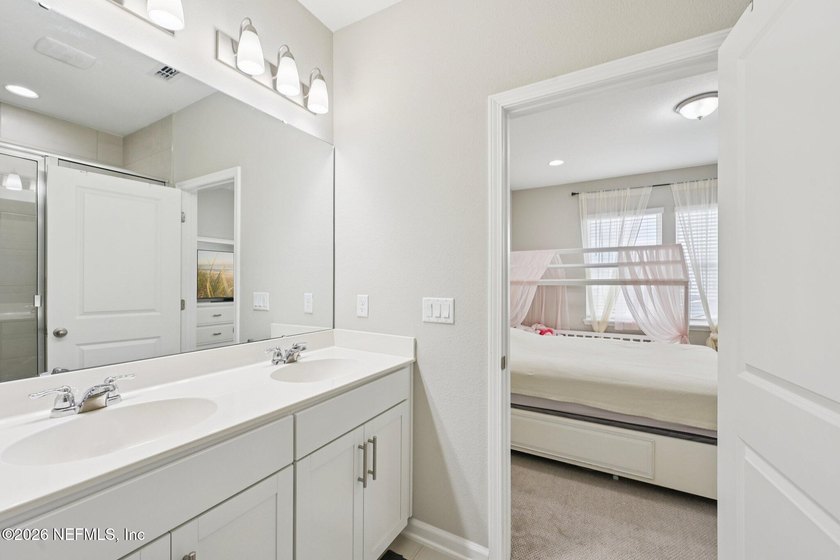 AMAZING LOCATION IN THIS GOLF CART COMMUNITY! Welcome to this - photo 19