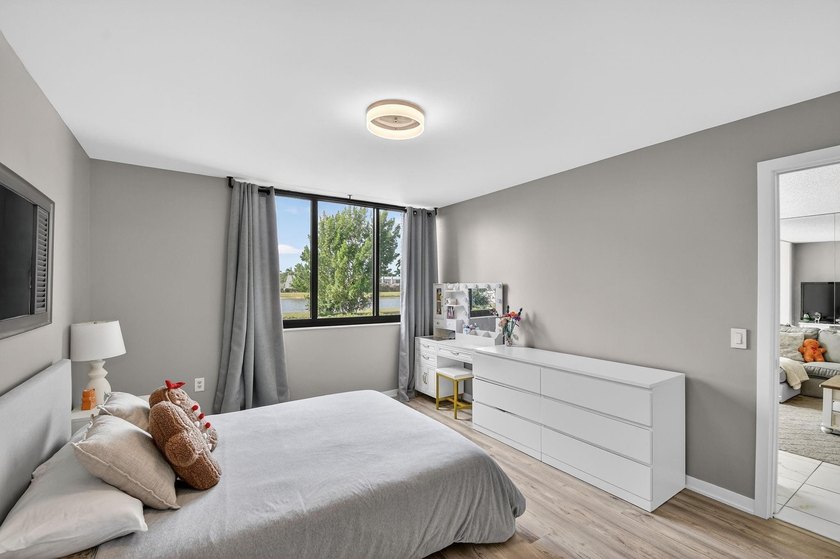 IMPACT WINDOS! Low down Payment This first-floor residence - photo 19