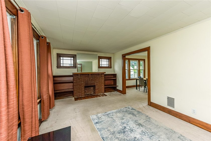 A fantastic value in the highly desirable Homestead Heights - photo 2