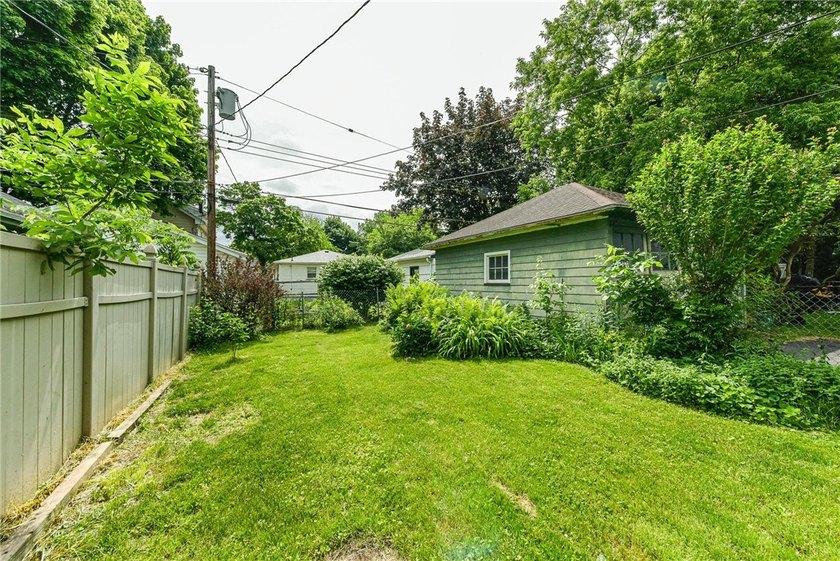 A fantastic value in the highly desirable Homestead Heights - photo 3