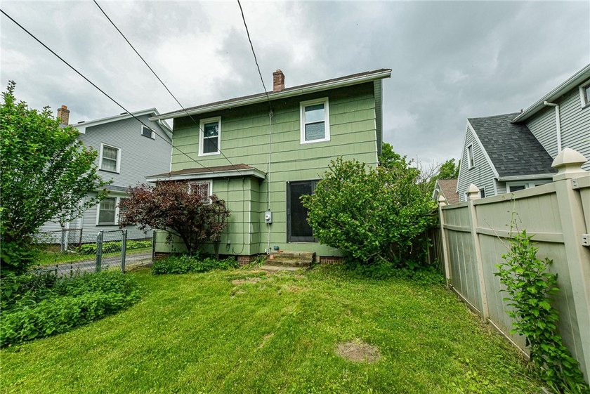 A fantastic value in the highly desirable Homestead Heights - photo 5