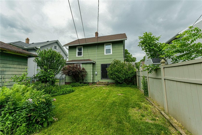 A fantastic value in the highly desirable Homestead Heights - photo 6
