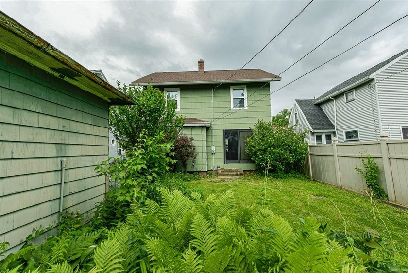 A fantastic value in the highly desirable Homestead Heights - photo 7