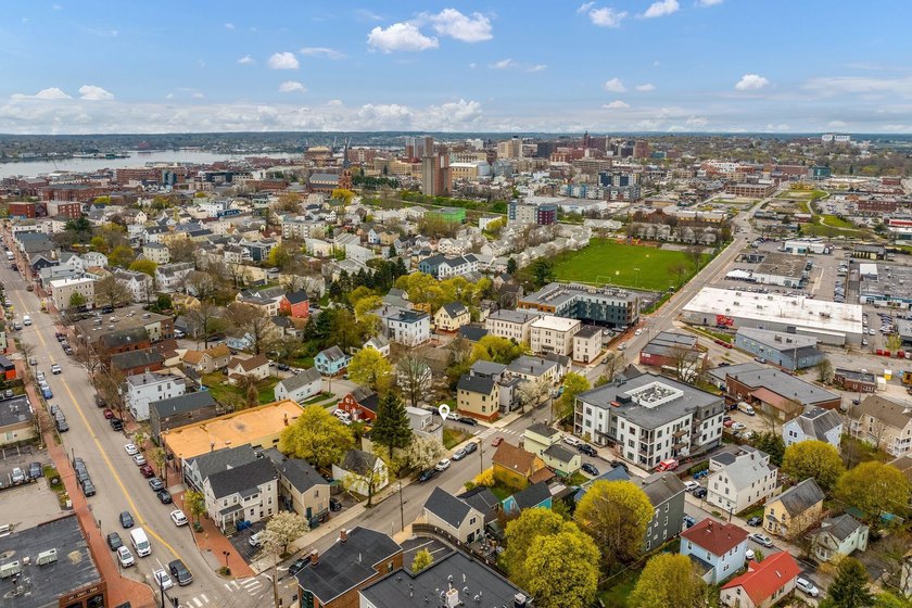 Opportunity awaits at 20 Fox Street. Buildable lot in the R6 - photo 8