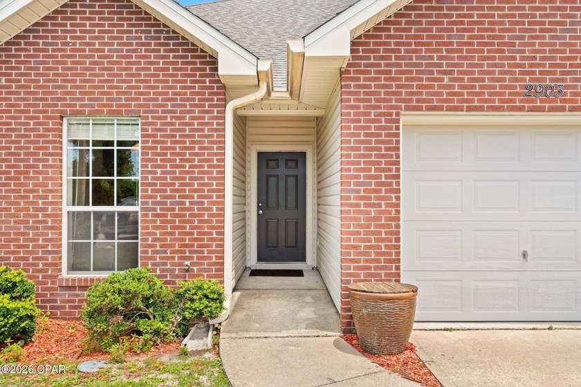 Welcome home to this beautifully updated 4-bedroom, 2-bath - photo 5