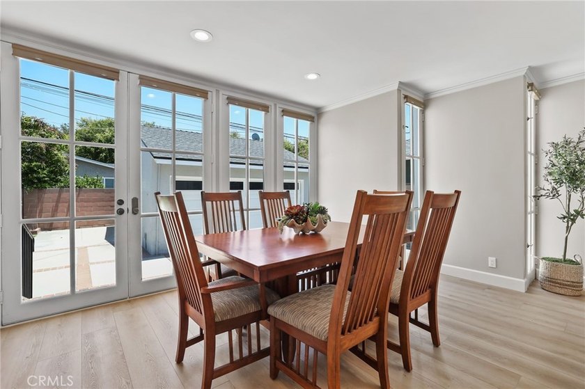 Welcome to this beautifully maintained 3-bedroom, 2-bathroom - photo 12