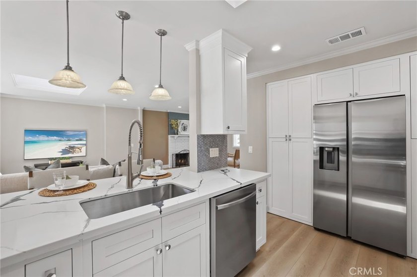 Welcome to this beautifully maintained 3-bedroom, 2-bathroom - photo 13
