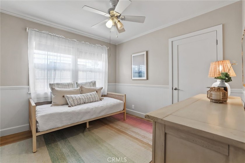 Welcome to this beautifully maintained 3-bedroom, 2-bathroom - photo 20