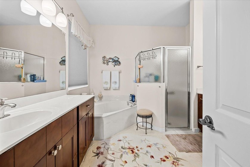 Lakefront living, extra space, and everyday convenience in Lake - photo 24