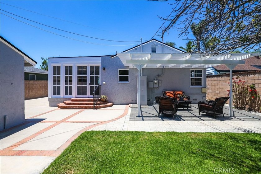 Welcome to this beautifully maintained 3-bedroom, 2-bathroom - photo 30