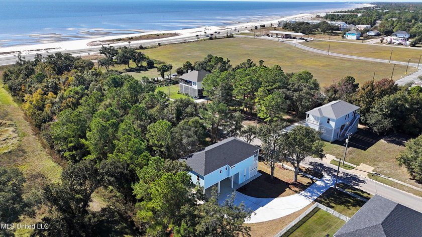 Looking for a home close to the Beach, well this is it, you can - photo 31