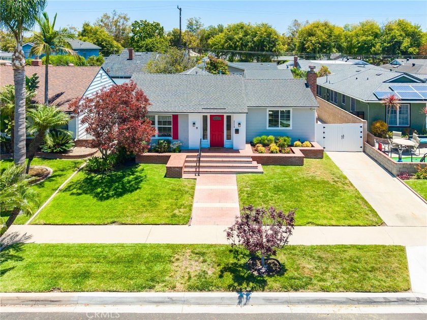 Welcome to this beautifully maintained 3-bedroom, 2-bathroom - photo 34