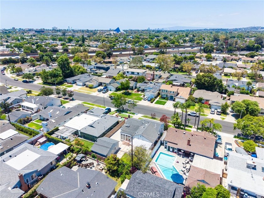 Welcome to this beautifully maintained 3-bedroom, 2-bathroom - photo 38