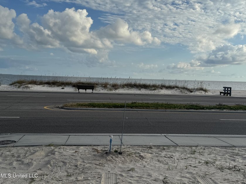 Looking for a home close to the Beach, well this is it, you can - photo 43