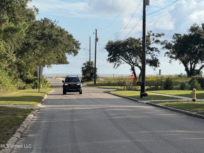 Looking for a home close to the Beach, well this is it, you can - photo 48