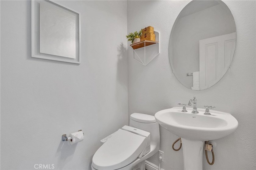 Inviting townhome in the gated Village on Oak community. Walk to - photo 16