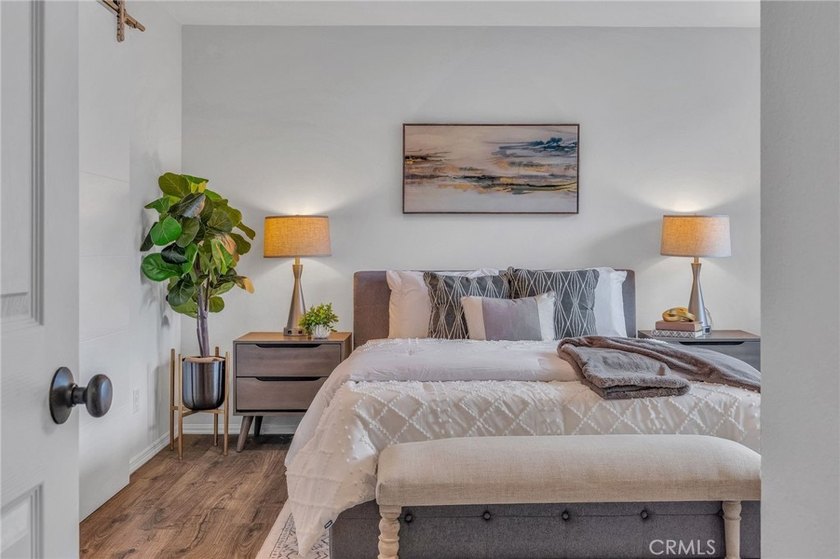 Inviting townhome in the gated Village on Oak community. Walk to - photo 22