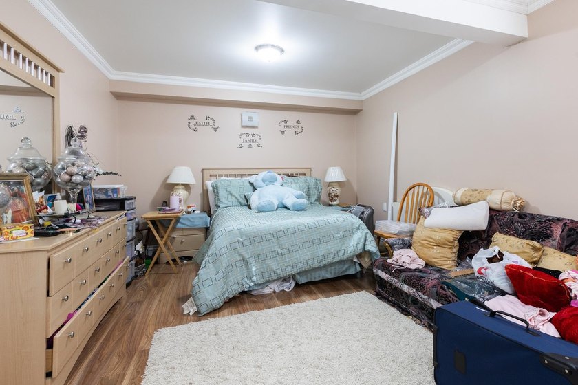 First time on the market and ONE OF A KIND in the neighbourhood! - photo 19
