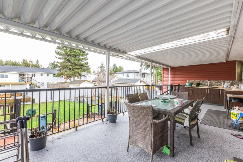First time on the market and ONE OF A KIND in the neighbourhood! - photo 21