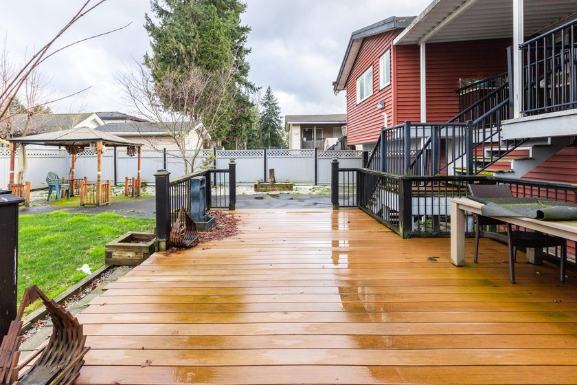 First time on the market and ONE OF A KIND in the neighbourhood! - photo 23
