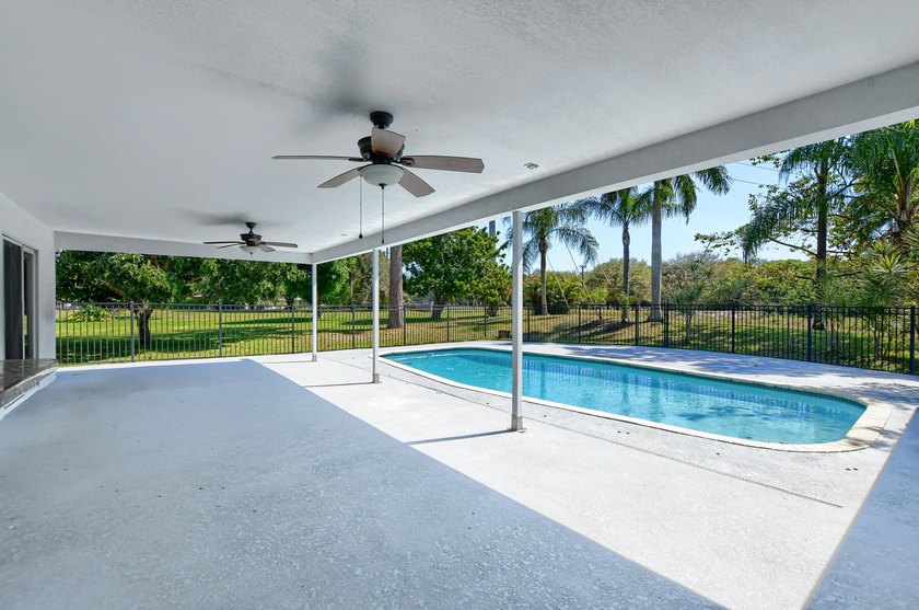 Amazing opportunity to live in the heart of Boca Raton - photo 28