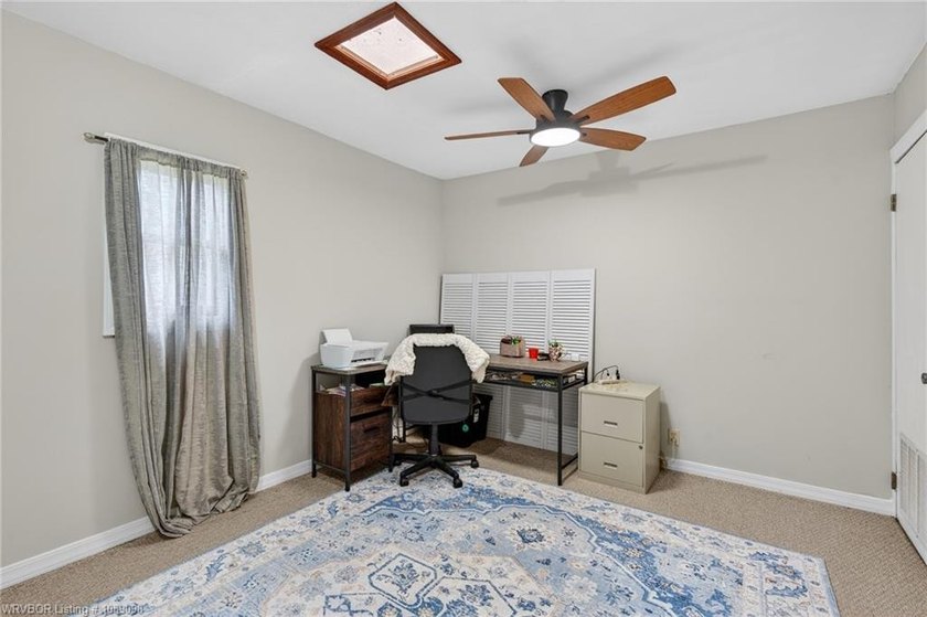 3 bedroom, 2 bath home located in Hackett in the Sebastian Lake - photo 24