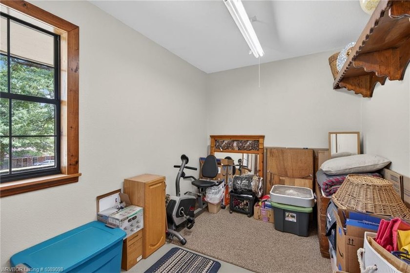 3 bedroom, 2 bath home located in Hackett in the Sebastian Lake - photo 31