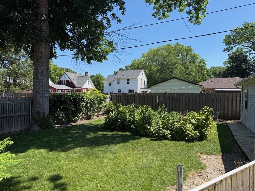 Opportunity awaits the lucky new owners of this fantastic 1 - photo 14