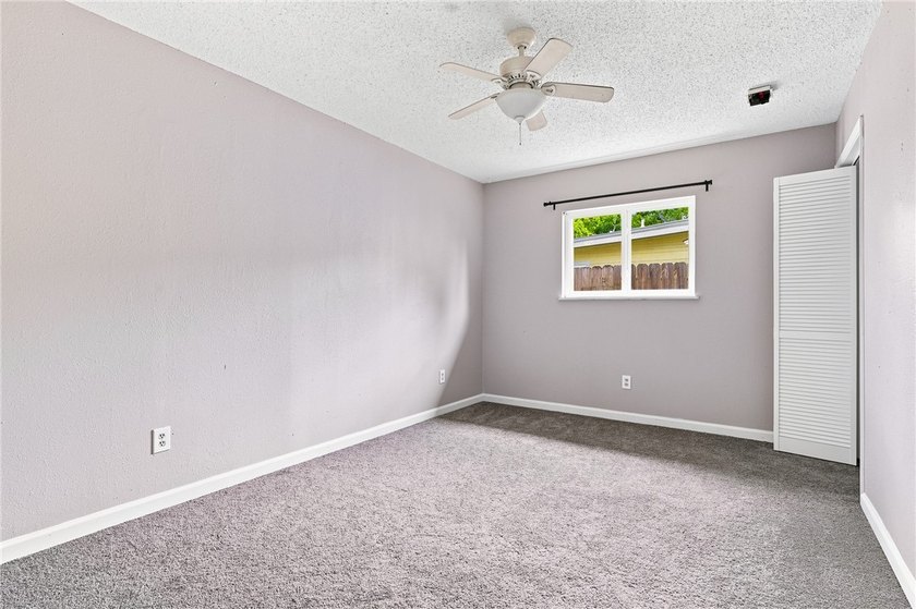 Lovingly cared for over the years, this spacious 2,214 sq ft - photo 19