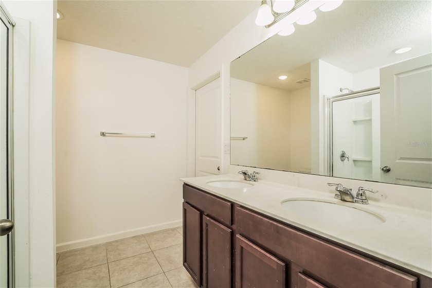 Built in 2019 and thoughtfully designed for modern living, this - photo 20