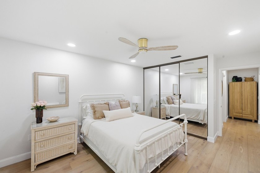 Welcome to this newly renovated Mediterranean/Spanish-style one - photo 39