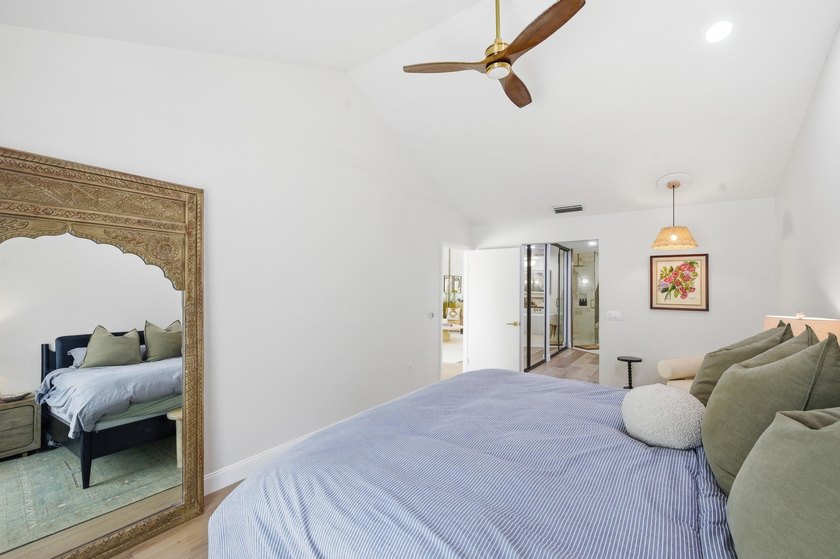 Welcome to this newly renovated Mediterranean/Spanish-style one - photo 43