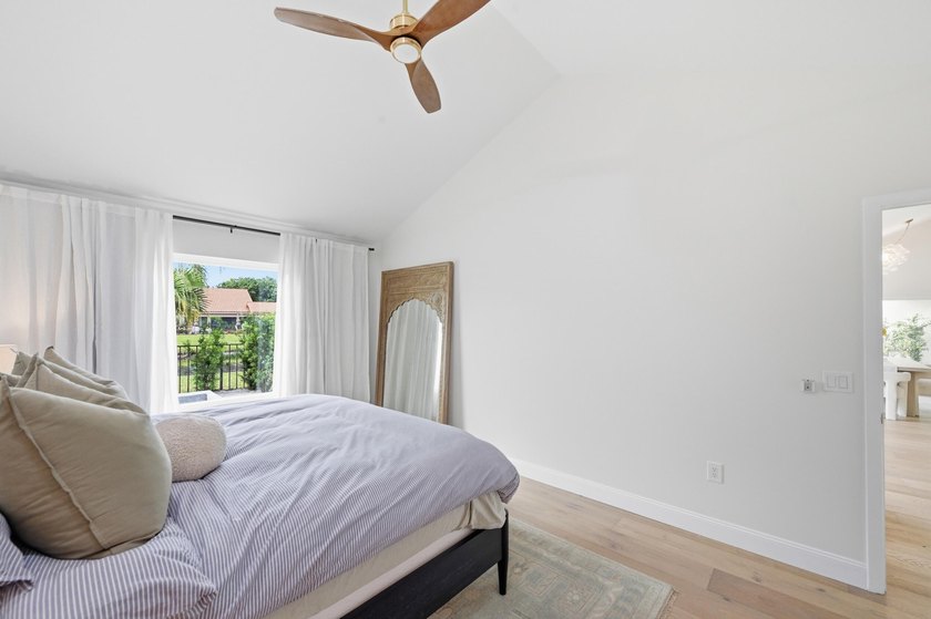 Welcome to this newly renovated Mediterranean/Spanish-style one - photo 44