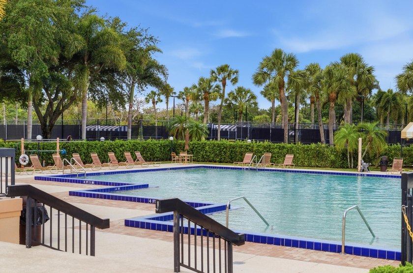 Welcome to this newly renovated Mediterranean/Spanish-style one - photo 60
