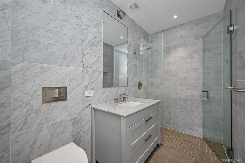 Welcome to unit 8D, your new home at the BLVD Condominiums! - photo 19