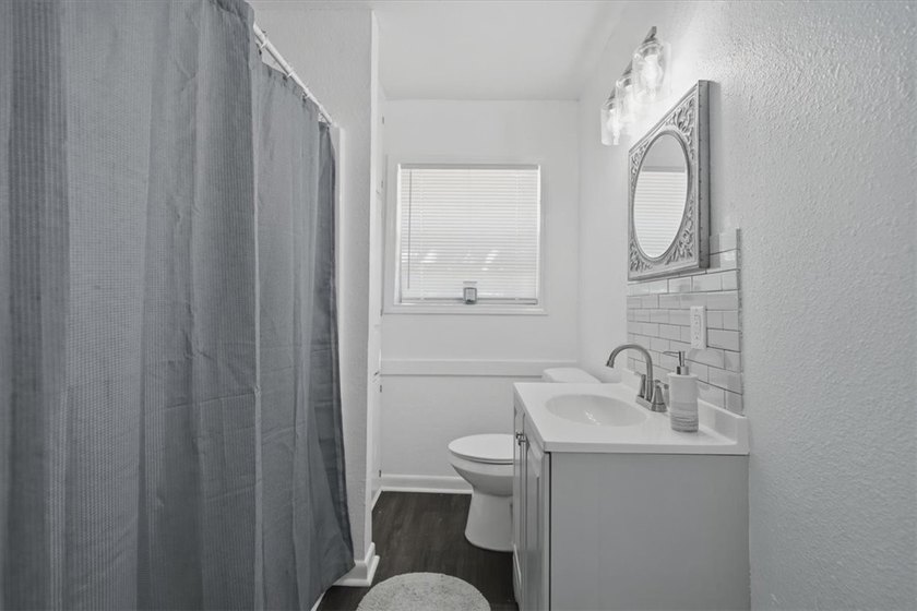 Beautifully updated and move-in ready! This charming home - photo 21