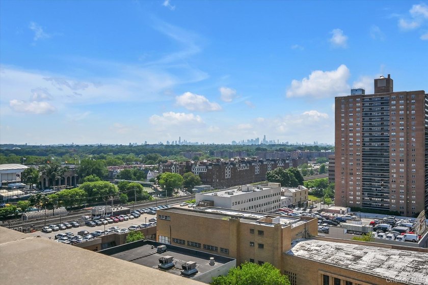 Welcome to unit 8D, your new home at the BLVD Condominiums! - photo 24