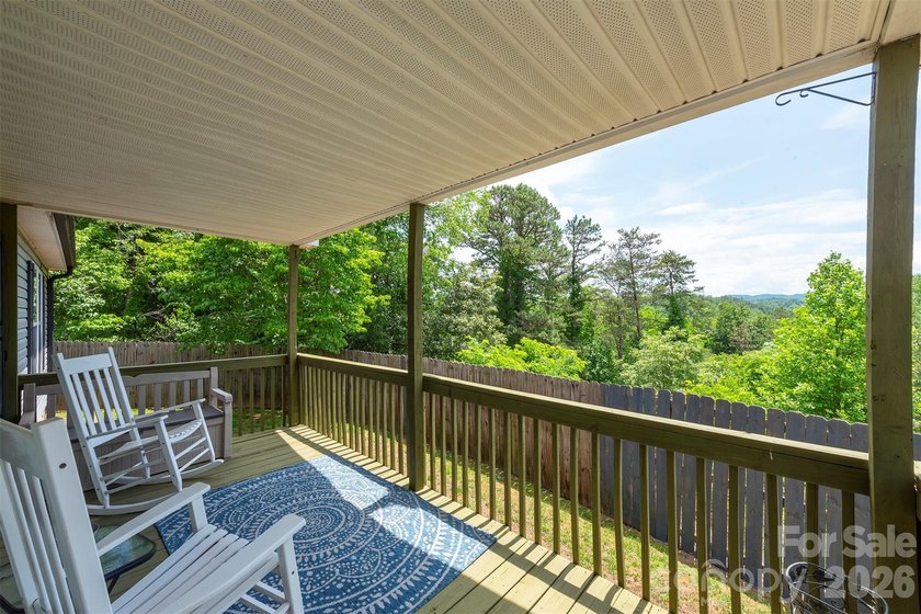Charming Like-New 1-Level Home In A Country Setting - But Just - photo 29