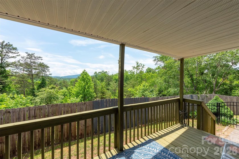 Charming Like-New 1-Level Home In A Country Setting - But Just - photo 30