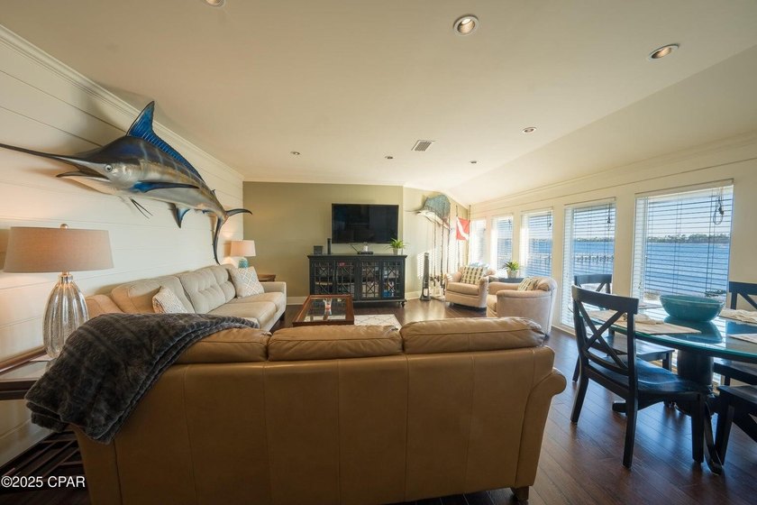 This completely renovated Bayview Villa is located in Bay Point - photo 4