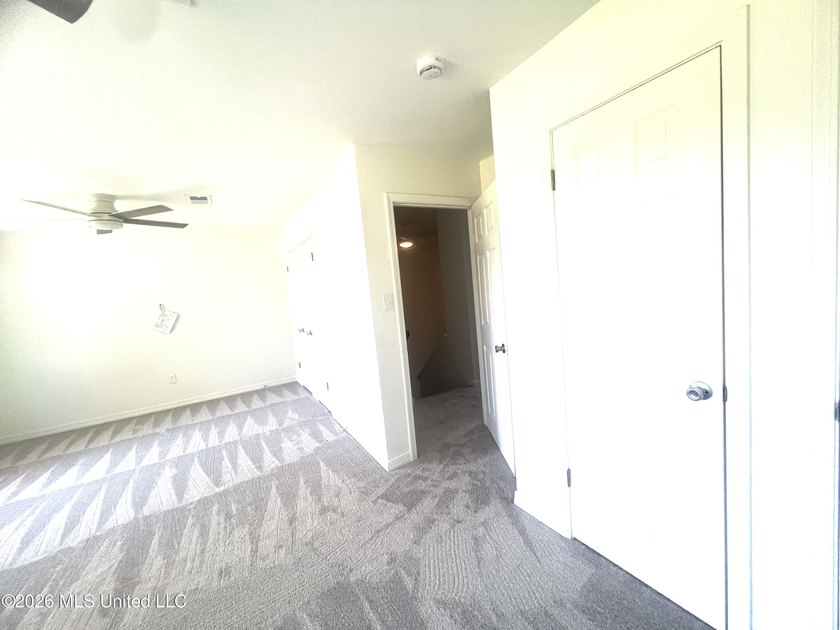 Desirable end unit 2BR/2.5BA townhouse with stylish updates - photo 14