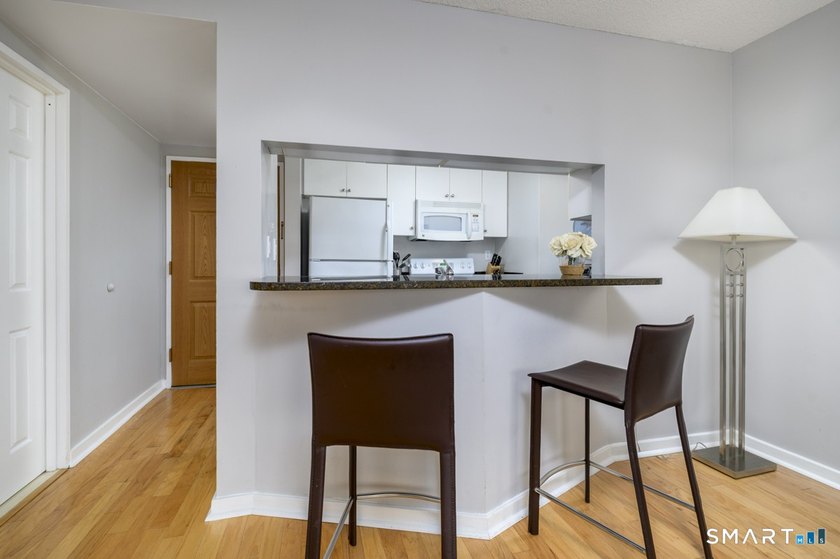 Stylish, impeccably maintained 1BR/1BA condo at The Biltmore - photo 8