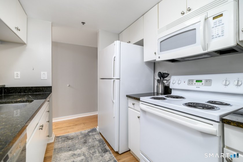 Stylish, impeccably maintained 1BR/1BA condo at The Biltmore - photo 9